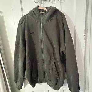 Comfrt zip up